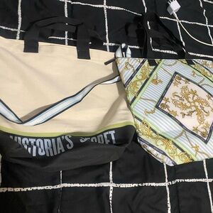 Victoria's Secret Black and Cream Tote Set